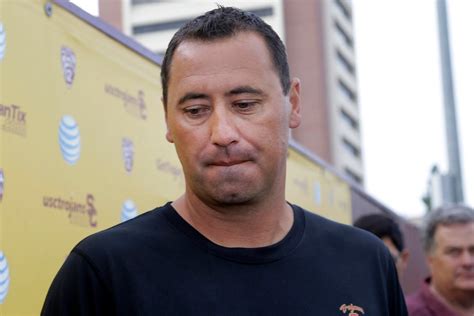 USC coach Sarkisian asked to leave, will ‘seek treatment’