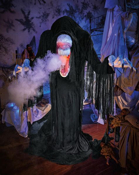 Spirit Halloween Reveals 40th-Anniversary Animatronics, Including ...