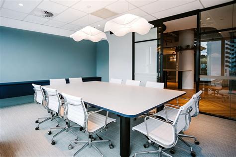 Modern Meeting Room Design | TACTIC