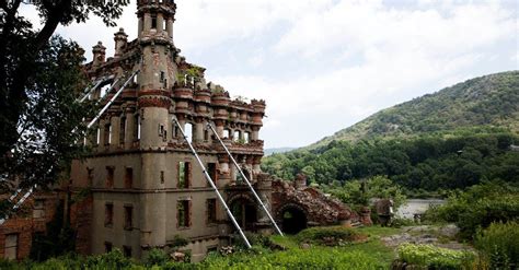 Visiting Bannerman Castle (Published 2017) | Day trip, Castle, New york tours