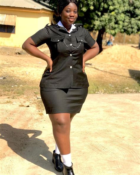 Meet The Mouth-watering And Natural Endowed Ghanaian Female Police Officer Who Flaunts Her ...