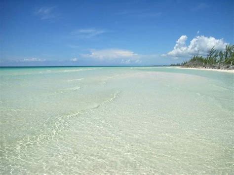 World's Most Beautiful Paradise Beaches: Gold Rock Beach in Bahamas