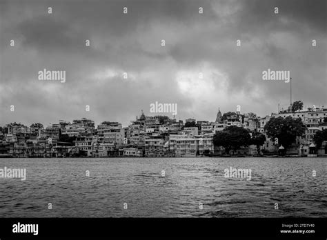 Panoramic Cityscape view at Lake Pichola in Udaipur Rajasthan India Stock Photo - Alamy