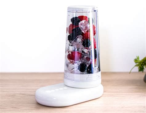 Quieter millo air blender uses magnets in place of a regular motor