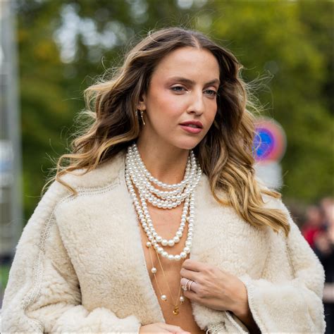 The Pearl Trend Is Back for 2023—Here's How to Wear…