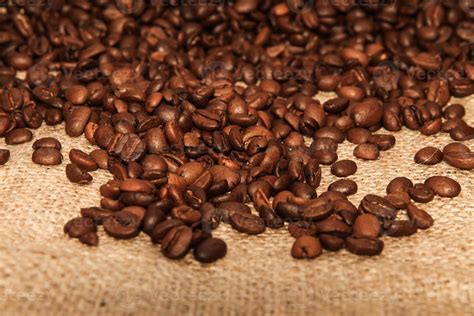 Roasted Coffee Beans 10293096 Stock Photo at Vecteezy