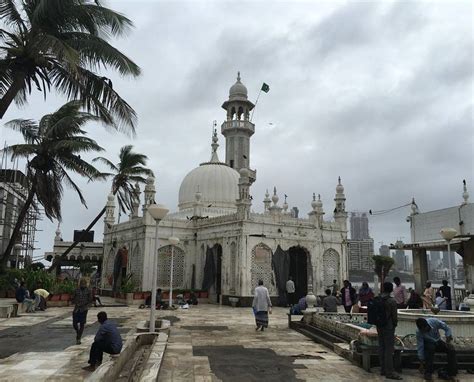 Haji Ali Dargah Mumbai (Maharashtra), history, timings & distance