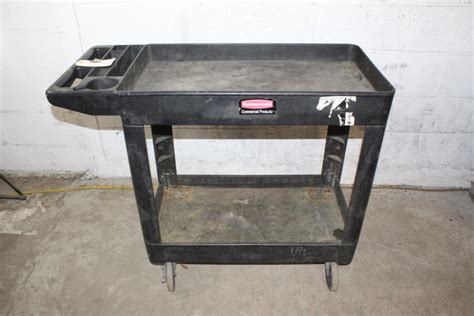 Rubbermaid Rolling Cart | Property Room