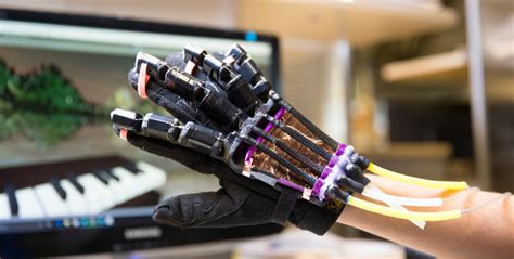 VR glove powered by soft robotics provides missing sense of touch | Kurzweil