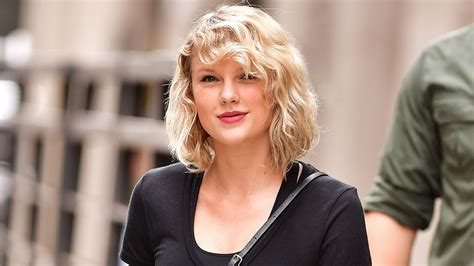 Taylor Swift’s Curly Hair Probably Won’t Be Making a Comeback Anytime | Vanity Fair