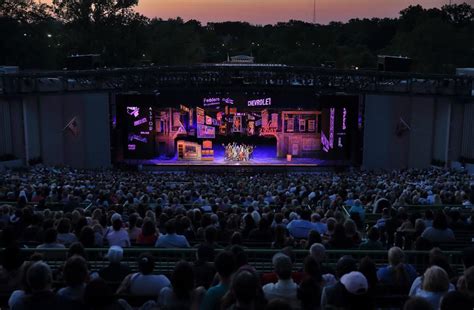 Muny shows off its new stage with stylish 'Guys and Dolls' | Theater reviews | stltoday.com