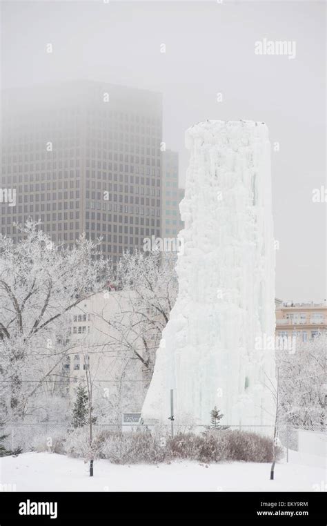 Winnipeg skyline in winter hi-res stock photography and images - Alamy