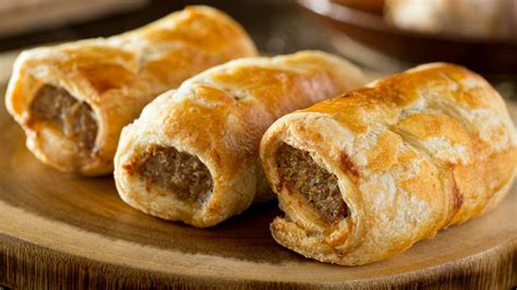 Homemade Sausage Roll in 2020 | Homemade sausage rolls, Homemade sausage, Sausage rolls