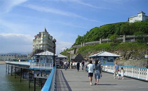 Llandudno's Famous Pier | Hotels in Llandudno