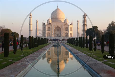 Image of Taj Mahal with beautiful water reflection-DK119796-Picxy