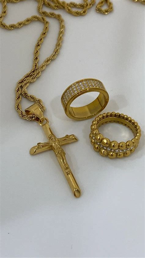 Catholic jesus cross necklace – Sickdripzstore