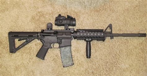 Little Miami Tactical Shooter's Corner: AR-15s: Iron Sights vs. Optics