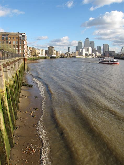 View of Canary Wharf from Wapping New York Skyline, Views, Beach, Water ...