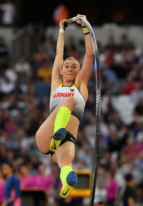 Lisa Ryzih: Womens Pole Vault Final at 2017 IAAF World Championships ...