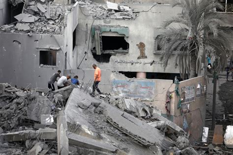 Gaza: Over 1,000 buildings destroyed, 123,000 displaced