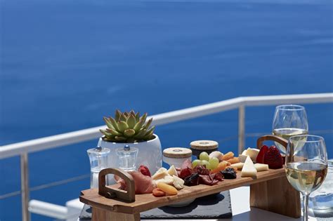 INFINITY POOL BAR RESTAURANT | Canaves Oia Santorini