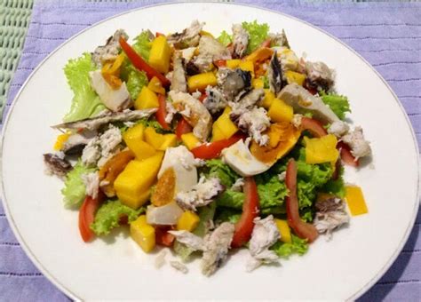 Lia's Food Journey: Tinapa Salad