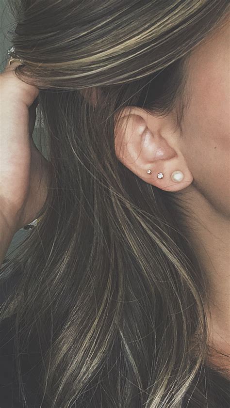 Triple piercing earlobe | Pretty ear piercings, Minimalist ear piercings, Cool ear piercings