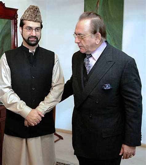 Mirwaiz Umar Farooq Age, Caste, Wife, Family, Facts, Biography & More » StarsUnfolded