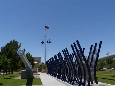 Wesley Bolin Memorial Plaza --USS Arizona Memorial - Picture of Wesley ...