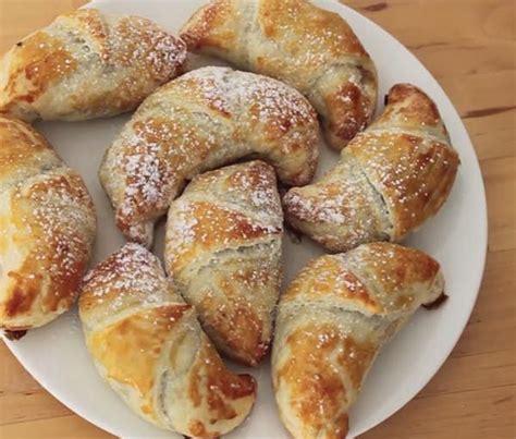 Mini Nutella Croissant ~ Recipe | Tastemade | Nutella croissant ...