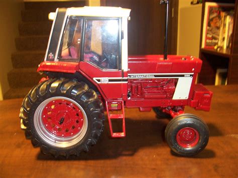 ertl precision key ih international harvester 1086 1/16 scale toy tractor model | #1809669397