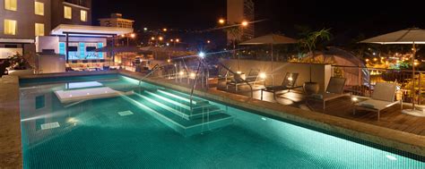 Hotels in Kingston, Jamaica with Pool and Gym | Courtyard Kingston, Jamaica