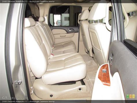 Ebony/Light Cashmere Interior Photo for the 2008 Chevrolet Avalanche ...