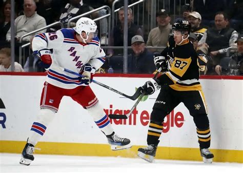 Jonathan Quick (32 saves) leads Rangers to shutout of Penguins