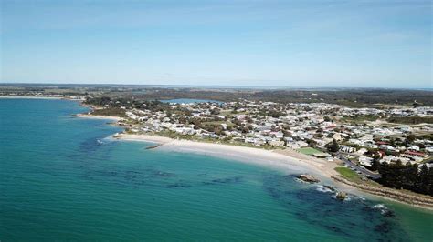 Robe Beach - Accommodation, Camping, Cabins, Fishing, Access Map SA