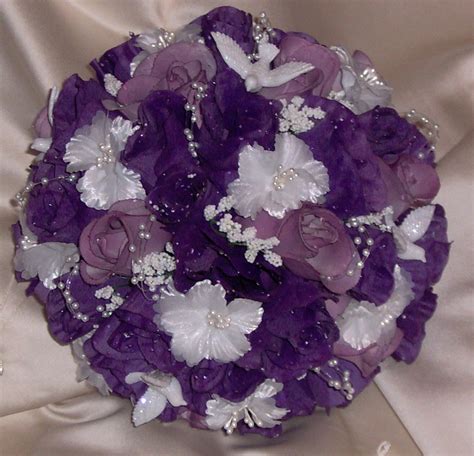 Your Elegant Purple Violet Wedding Bouquet | Eye Catching Wedding Shoes