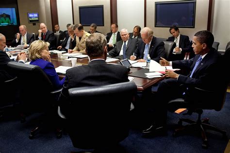 File:Obama in Situation Room.jpg - Wikimedia Commons