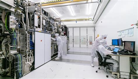 Japan Commits Massive $2.4B Investment For Next-Gen 2nm Chip Research ...