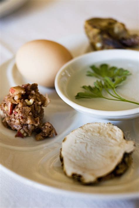 Learn What Happens at a Passover Seder and the Traditional Foods | Passover recipes, Seder meal ...