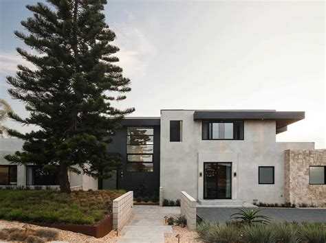 Contemporary minimalist home with mid-century elements in California