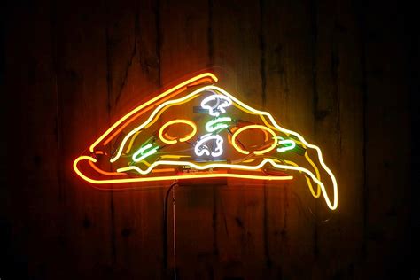 Pizza Desktop Neon Sign » Petagadget