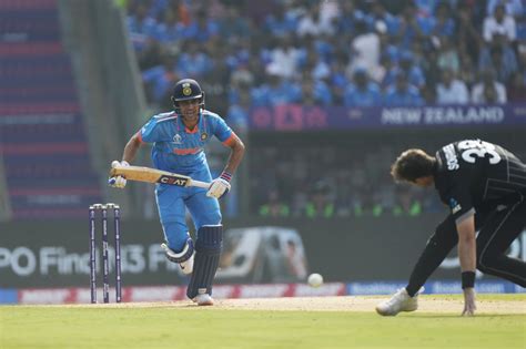 Shubman Gill enjoyed most of the batting powerplay from the non-striker's end | ESPNcricinfo.com