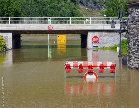 Hochwasser am Rhein Stock Photo | Adobe Stock