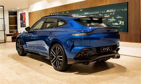 Aston Martin traz ao Brasil a primeira unidade do SUV mais rápido do mundo, o DBX 707