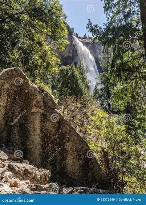 Nevada Fall in Yosemite National Park Stock Image - Image of green, geology: 95376549