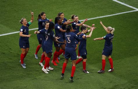 Host France opens Women's World Cup with victory