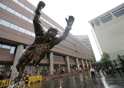 Bobby Orr statue will leap to new location near the TD Garden