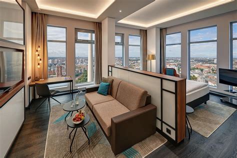 Sky Suites Berlin - In the Park Inn by Radisson Berlin Alexanderplatz