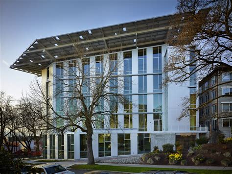 8 Green Office Buildings That Are Protecting Our Planet | Go Smart Bricks