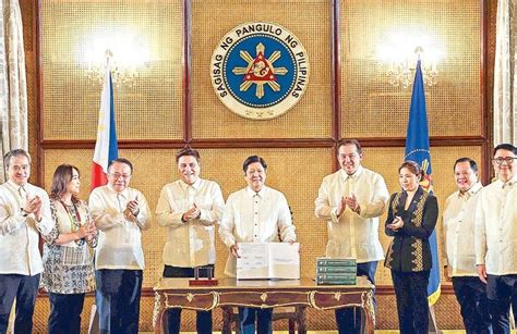 Marcos Jr. signs P5.768 trillion national budget for 2024 | Philstar.com